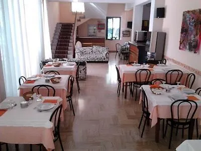 Hotel Giada ريميني 2*,